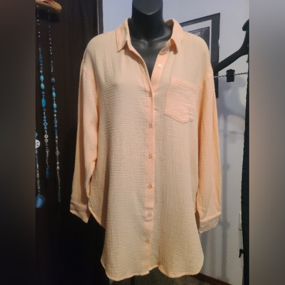 🐰Lulu's Soft Peach Button Down Shirt